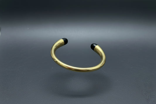 Bull bracelet w horntips 1 